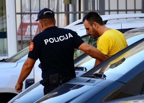 Uhapšeni u Tivtu terete se za međunarodni šverc droge: Pali zbog 18 kilograma kokaina
