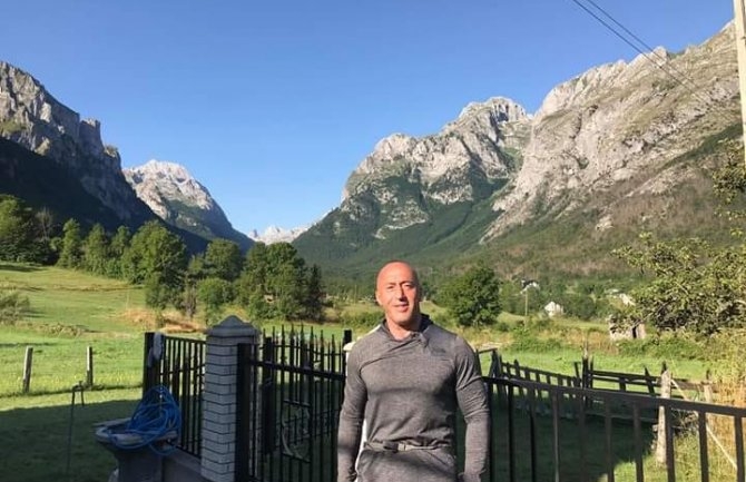 Haradinaj ljetuje u Crnoj Gori: “Dobro jutro od bivšeg premijera koji je stigao kod ujaka”