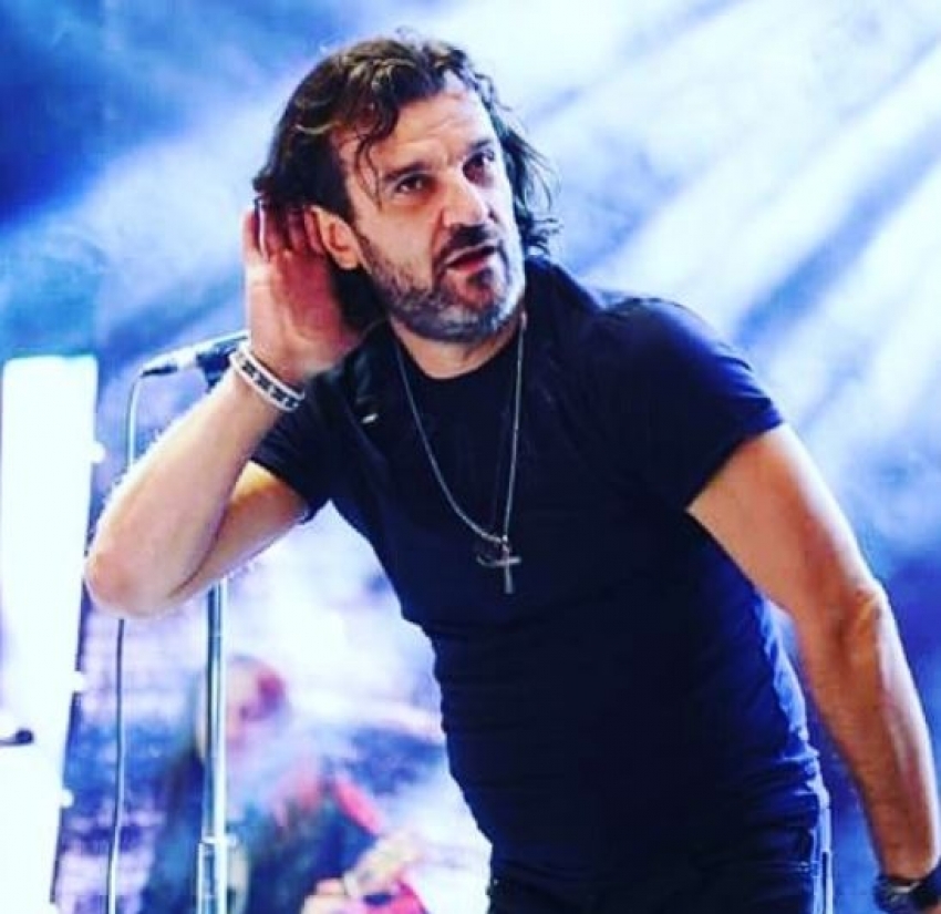 Lukas odveo novu djevojku na more: Folker u zagrljaju plavuše uživa u Italiji! Nećete prestati da gledate u njeno poprsje