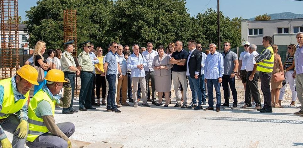Do jeseni sljedeće godine 68 stanova za pripadnike Vojske Crne Gore i Ministarstva odbrane