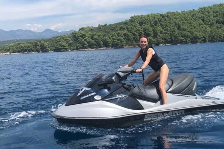 Džeri Halivel, bivša Spajsica, uživa na Jadranu