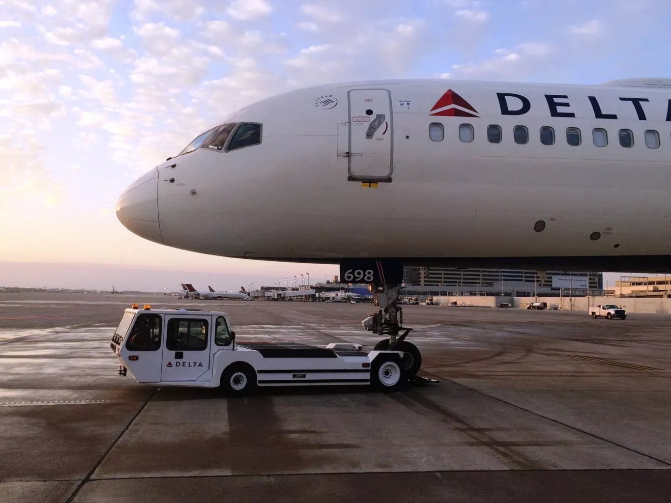 Tivat dobija električni push-back tegljač, Podgorica vozilo za odleđivanje aviona