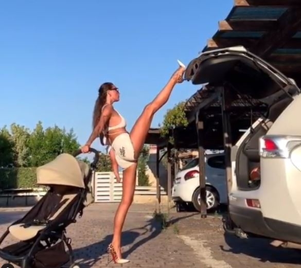 VIDEO: S bebom u naručju nogom zatvara gepek, ovaj snimak podijelio je svijet!