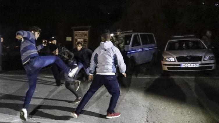 Dvojica migranata napali djevojku, oteli joj novac i pokušali da je siluju