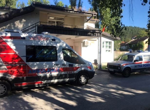 Reagovanje Zavoda za hitnu medicinsku pomoć: Zaštititi zdravstvene radnike koji obavljaju težak i odgovoran posao