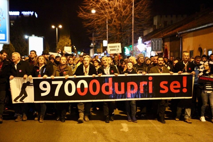 Perović: Trenutak da se pred javnošću pogledamo u oči