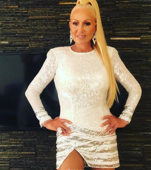 Lepa Brena nikad zgodnija, Boba se malo ubucio