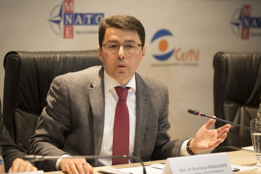 Radulović: Država da obezbijedi poštovanje svojih državnih simbola