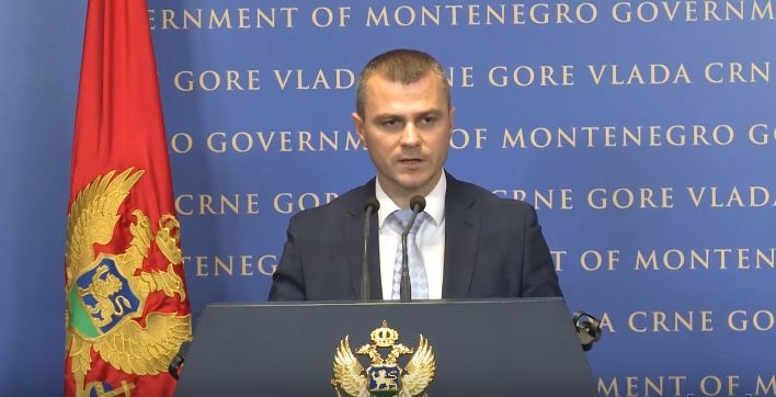 Milošević: Taksisti će u vozilu morati da imaju legitimaciju, ugovor, poresku potvrdu…