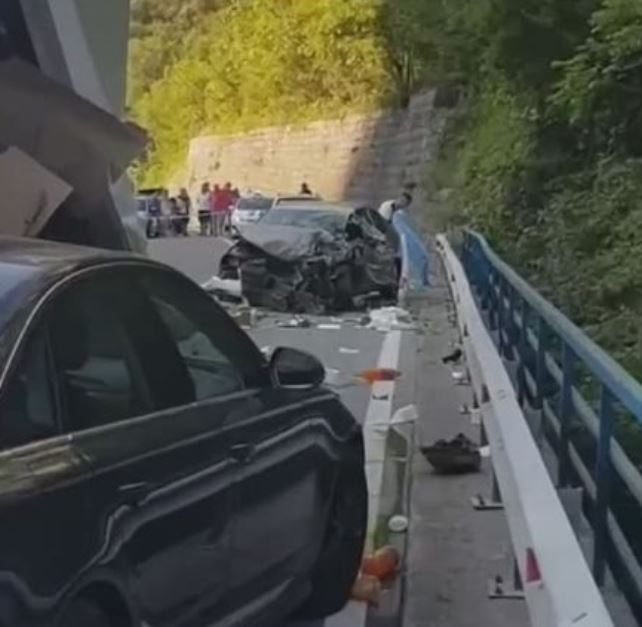 Sudar dva automobila i kamiona na putu Podgorica-Kolašin, povrijeđene dvije osobe