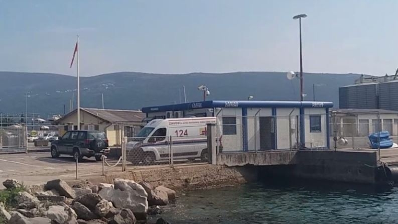 Heceg Novi: Ženska osoba izbavljena iz mora, u teškom je stanju
