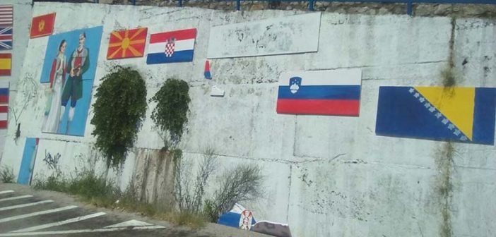 Bar: Uništeni murali sa crnogorskom, albanskom i srpskom zastavom