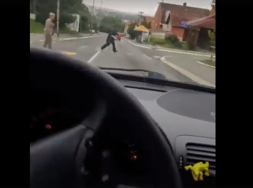 VIDEO: Zamalo tragedija u Crnoj Gori: Nepažnja pješaka i vozača umalo bila kobna