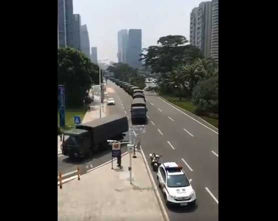 Kineska vojska pred Hongkongom, kolone oklopnih vozila i kamiona se protežu kilometrima