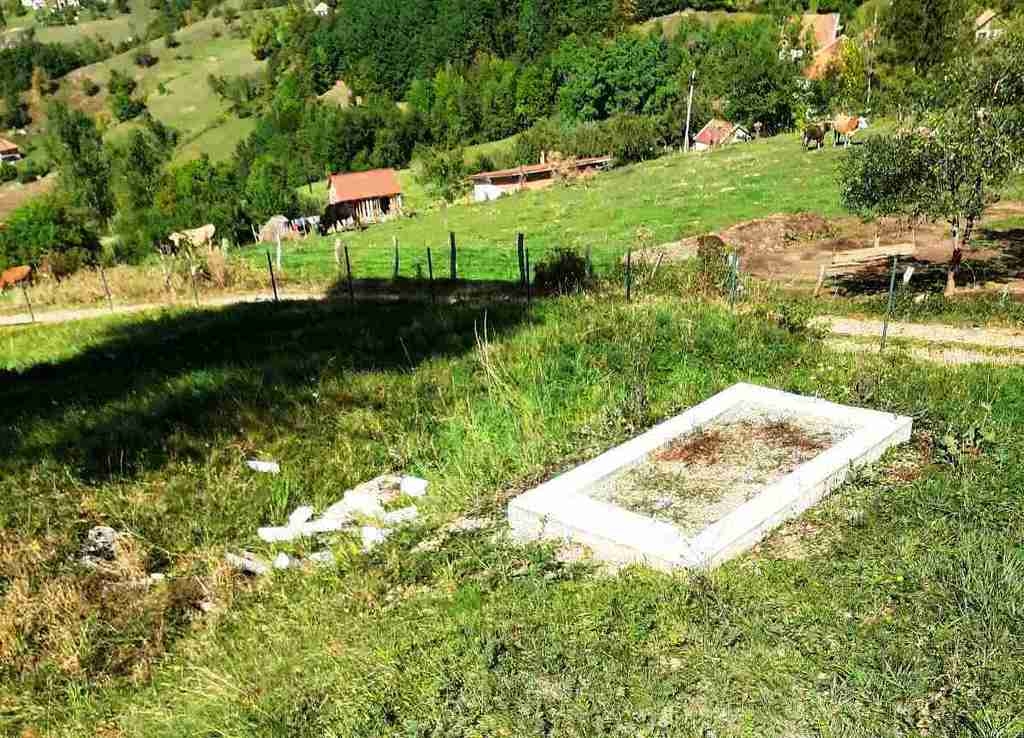 Sramota: Oskrnavljen mezar u bjelopoljskom selu Kradenik