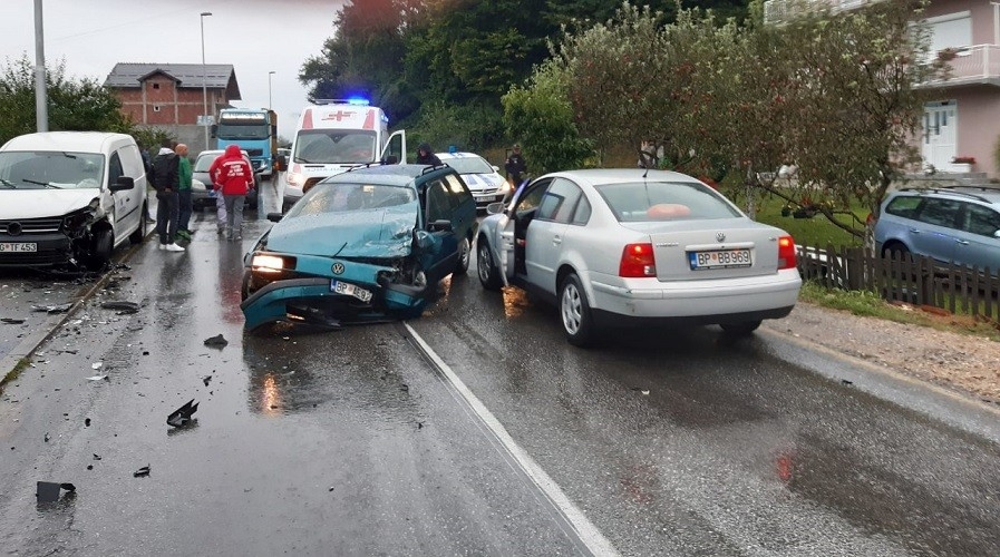 Bijelo Polje: Dvoje povrijeđenih u sudaru automobila