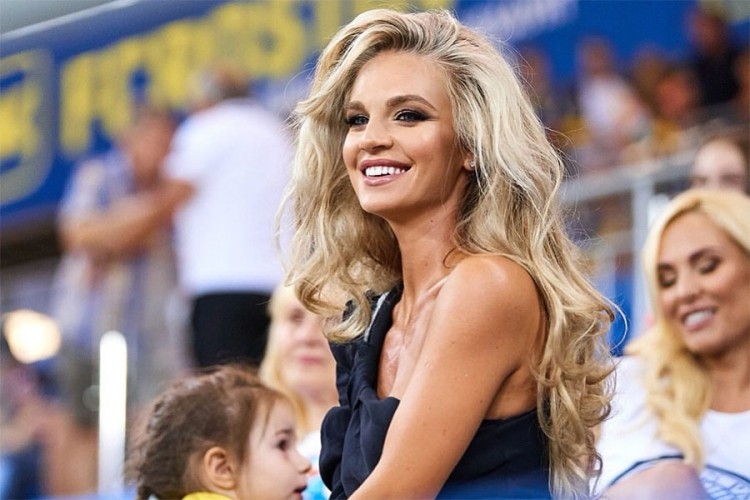 (FOTO) Kraljica Premijer lige koja pravi pometnju na stadionu
