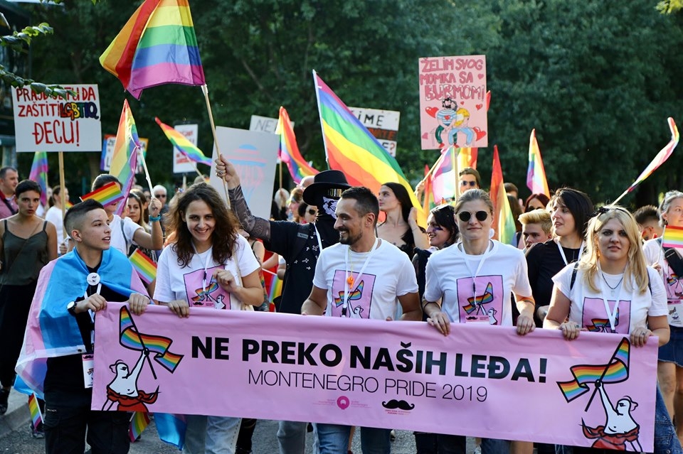 (FOTO) Podgorica u duginim bojama: Završen sedmi Montegnero prajd “Ne preko naših leđa!”