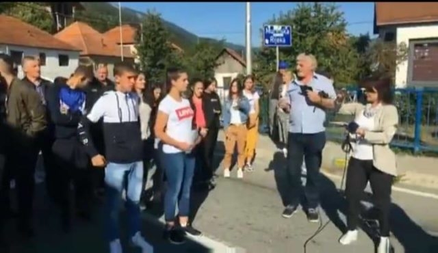 Roditelji i đaci nezadovoljni: Skupa karta od 75 eura mjesečno