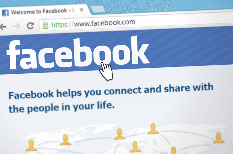 Šta otkriva njen profil na Facebooku: I kako da to iskoristite