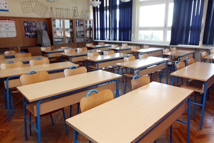 Sto đaka iz Vuksanlekića i Sukuruća bojkotuje nastavu