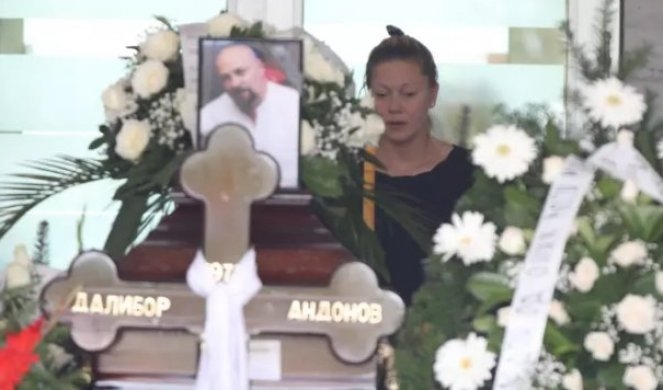 NIGOR, GOCA TRŽAN, KNEZ… Kolona poznatih na Orlovači! Došli da isprate Grua na vječni počinak!