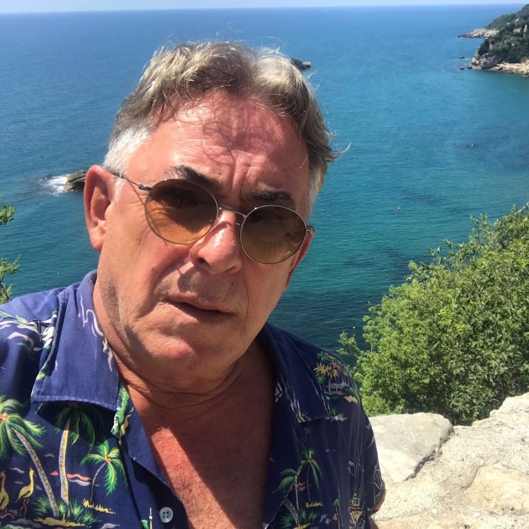 Crnogorski vječiti neženja se ipak ženio! Mima Karadžić je bio u braku sa njom, a kum mu bio poznati glumac