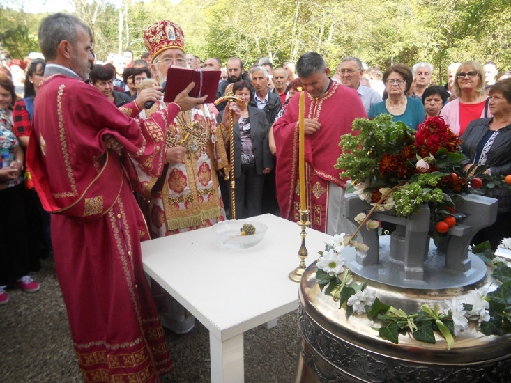 Tako se to radi: Bošnjaci pomogli izgradnju crkve u Rakovcu, komšijama Srbima izmamili suze radosnice