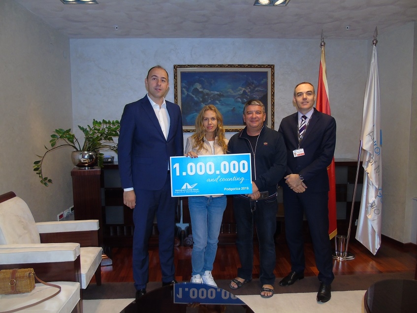 Svetlana Pokost milioniti putnik Aerodroma Podgorica: “Presrećna sam zbog dočeka, nikada nijesam doživjela nešto slično”