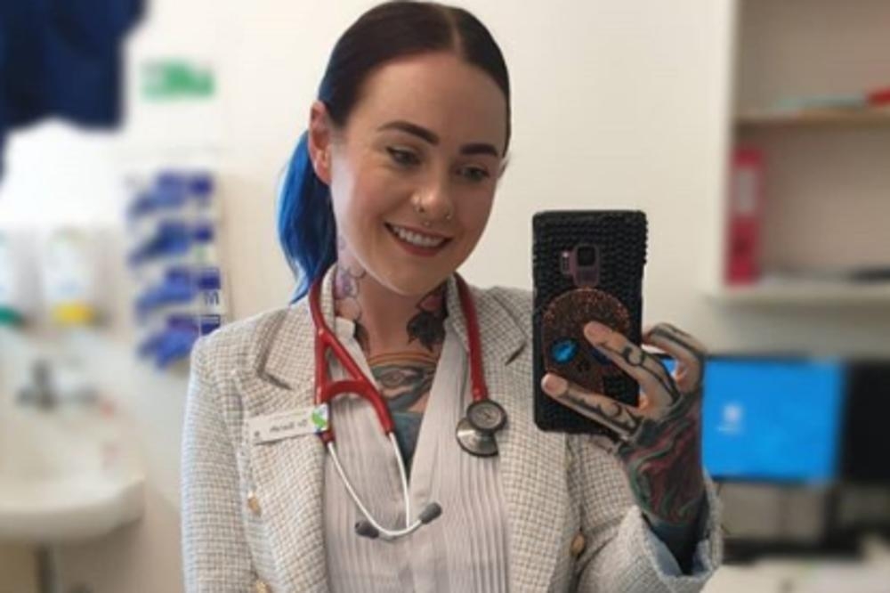 Sara je istetovirana od glave do pete i radi u bolnici: Ljekarka sa najviše TETOVAŽA kaže da joj je to PREDNOST u poslu
