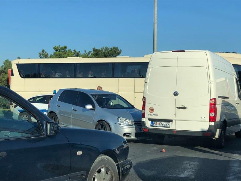 Saobraćajna nezgoda na Starom aerodromu: Formirane velike kolone