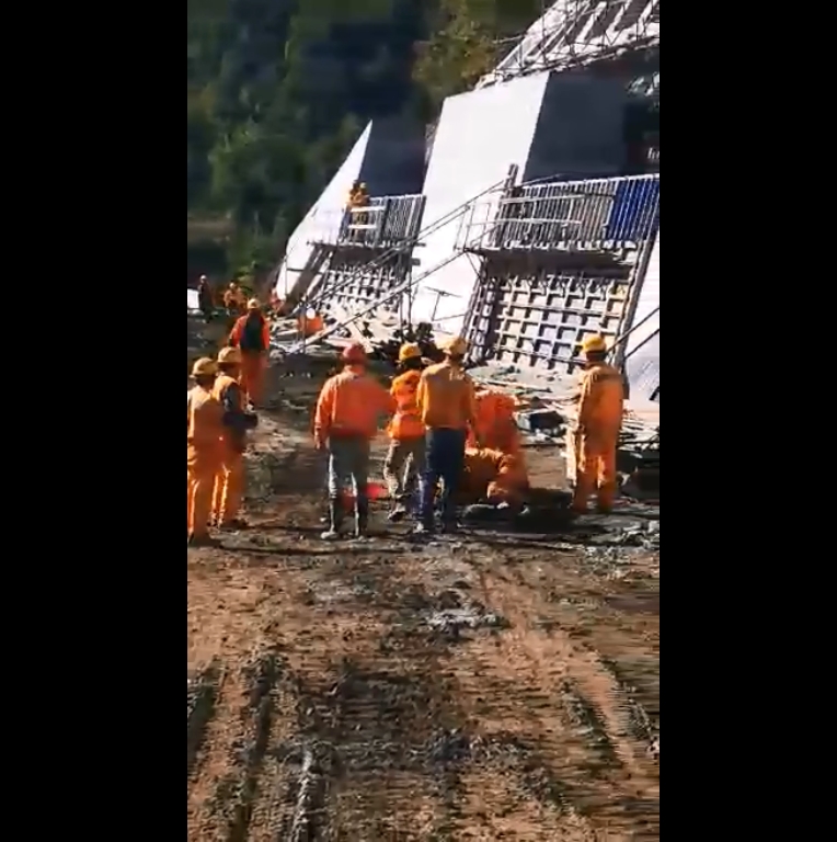 VIDEO – Tuča na auto-putu: Potukli se kineski radnici