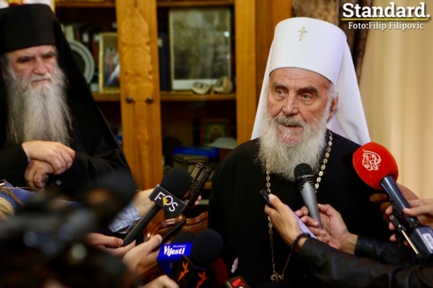Irinej: Milo Đukanović je iz poštene porodice, iver ne pada daleko od klade