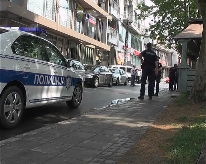 Žena ubijena u bašti kafića, njen brat teško ranjen