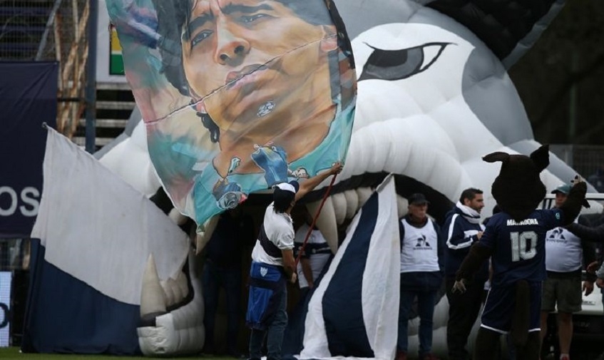(FOTO+VIDEO) Samo je jedan bog: Argentina u transu zbog Maradone