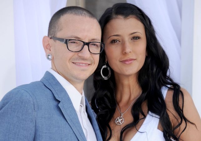 Vjerila se udovica pjevača Linkin Parka, fanovi zgroženi: “Brzo si ga zaboravila”