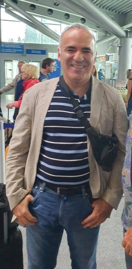 Legendarni Gari Kasparov doputovao u Crnu Goru: Šahovski velemajstor boravi u Budvi