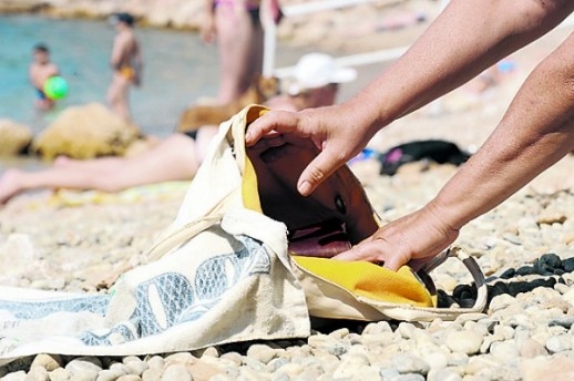 Maloljetni Podgoričanin krao po plažama: Rasvjeljeno 13 krivičnih djela