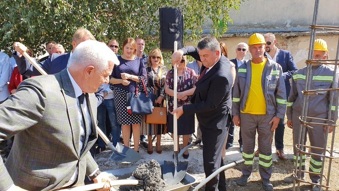 Marković počeo radnu posjetu Nikšiću svečanim obilježavanjem početka izgradnje Doma za stare