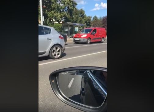 VIDEO Haos u Zagrebu: Novac letio na sve strane, vozači se zaustavljali na sred ulice i sakupljali!