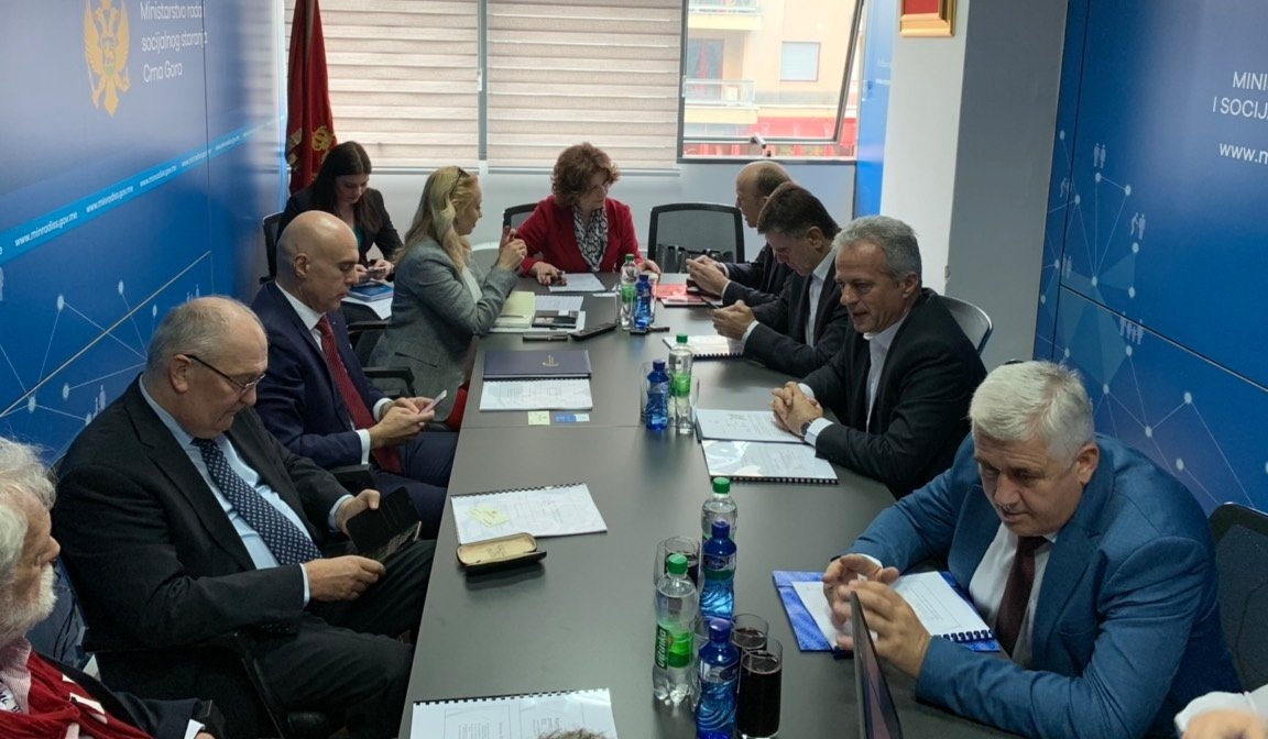 Vlada što prije da usvoji zakone o radu i PIO i pošalje ih Skupštini