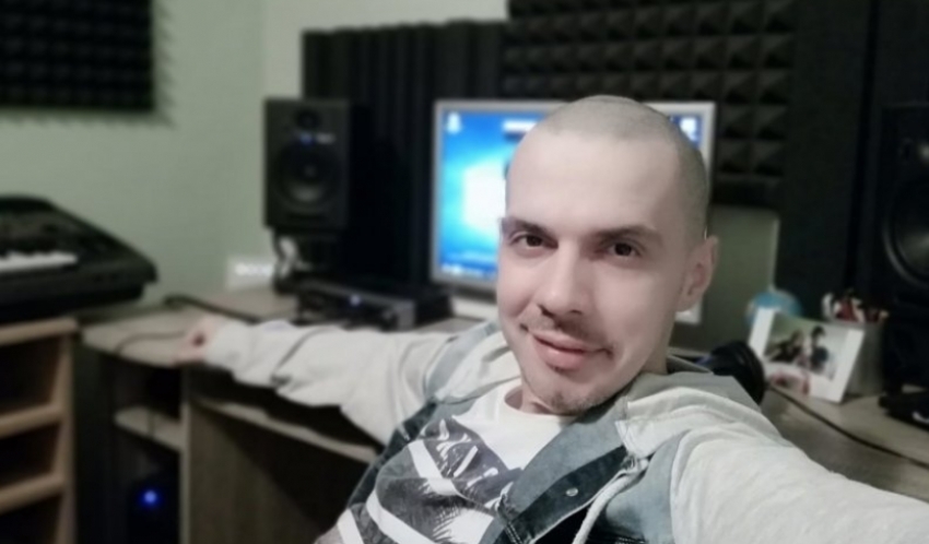 Prva slika iz bolnice poslije pokušaja samoubistva: Bojan Tomović u kritičnom stanju, na infuziji