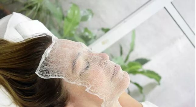 Masku od paradajza i krastavaca koristi i Sofija Loren – briše bore, a košta manje od 20 centi