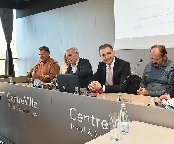 Ministarstvo i Sindikat se dogovorili: Predloženo povećanje plata u prosvjeti