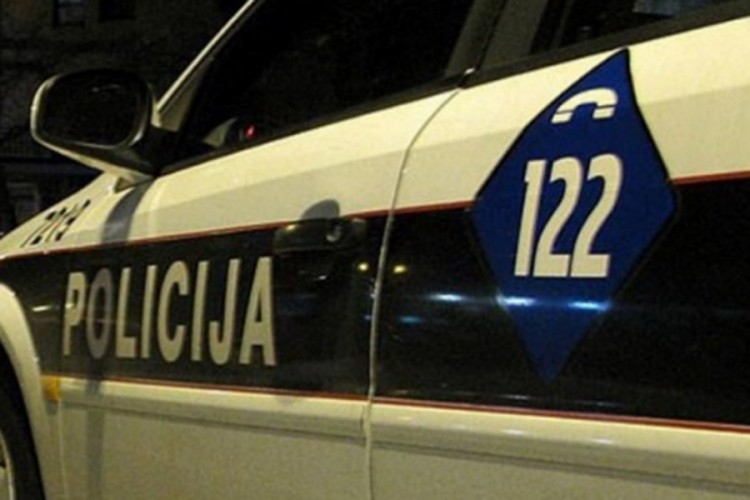 Bosanac pucao na ljubavnicu jer je sa drugaricom otišla na vašar