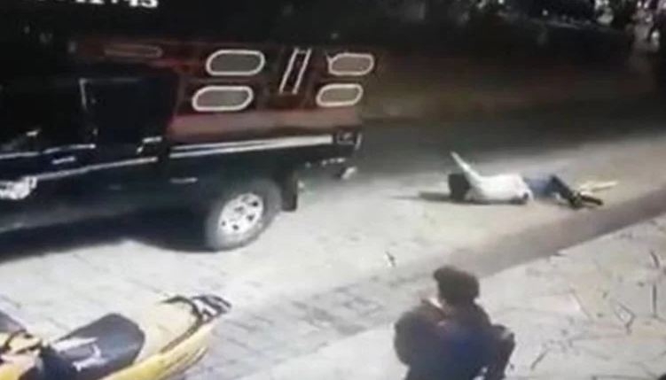 (VIDEO) Gradonačelnika u Meksiku vezali za kamion i vukli po putu!