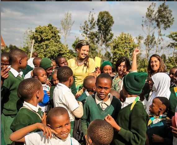 Beograđanka dala otkaz i otišla da pomaže djeci u Tanzaniji (VIDEO)