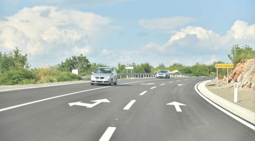 Vozite oprezno zbog radova na putevima