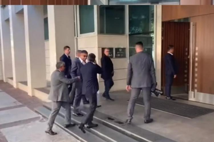 URA: Od Vlade građanima kordoni policije, kriminalcima topla dobrodošlica