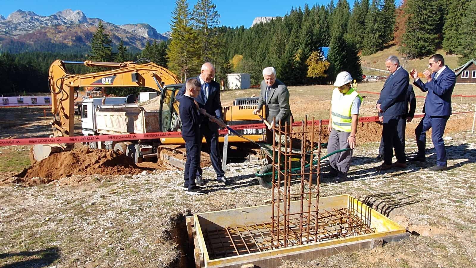 VIDEO: Marković položio kamen temeljac hotela Durmitor na Žabljaku